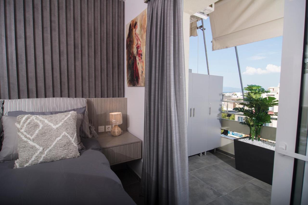 Urban Chic Luxury At The City Center Kalamata Exterior photo