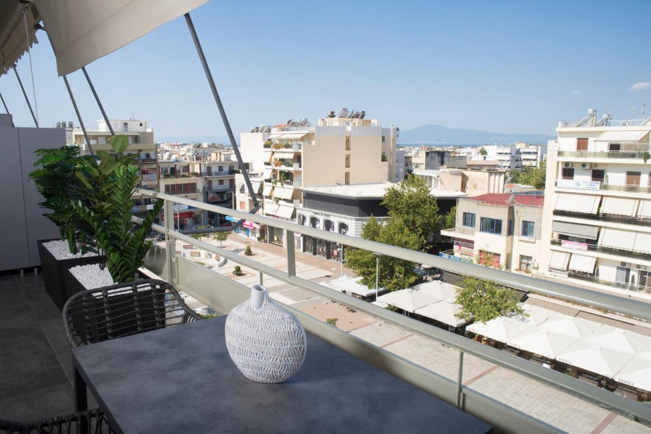Urban Chic Luxury At The City Center Kalamata Exterior photo